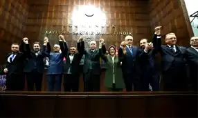 Yenikent Belediye Başkanı Öztürk, AK Parti'ye Geçti