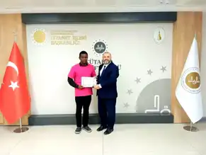 Beninli Öğrenci, Kütahya'da Müslüman Oldu