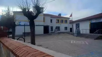 Eğitim Camiaisının Kaybı: Yusuf Kutlu Vefat Etti