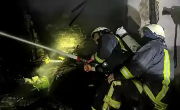 Gediz'de Terkedilmiş Ev Yandı