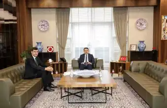 Belediye Başkanı, Valiliği Ziyaret Etti