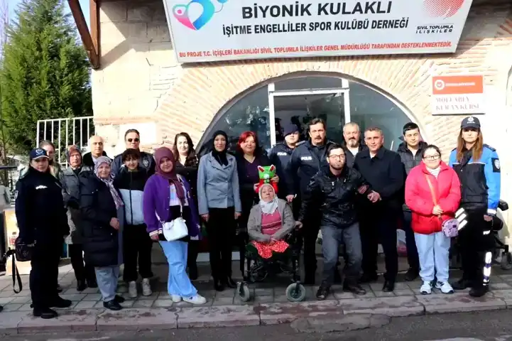 Emniyet Müdürü'nden İşitme Engellilere Destek Ziyareti