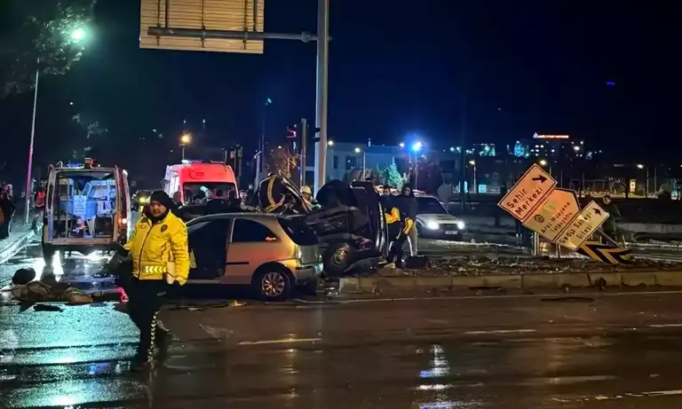 Gediz'de Korkunç Kaza: Çift Hayatını Kaybetti
