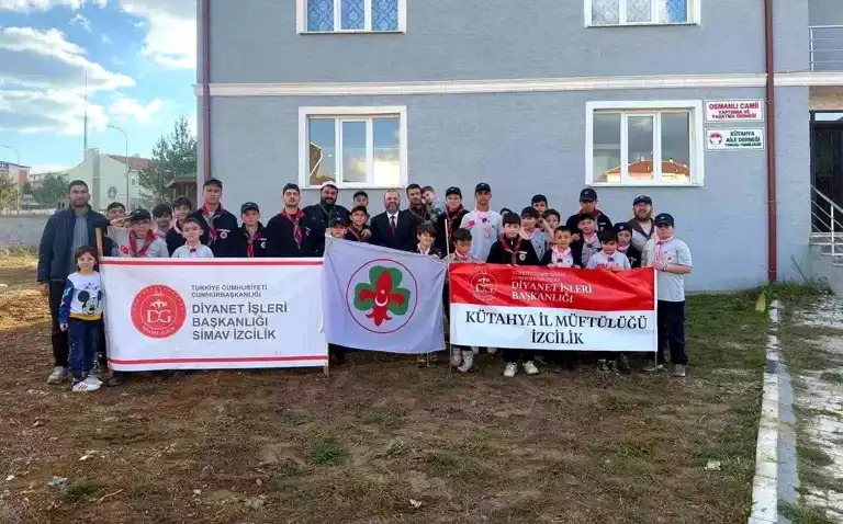 Kütahya'da Diyanet İzcileri Kış Kampı Düşürdü