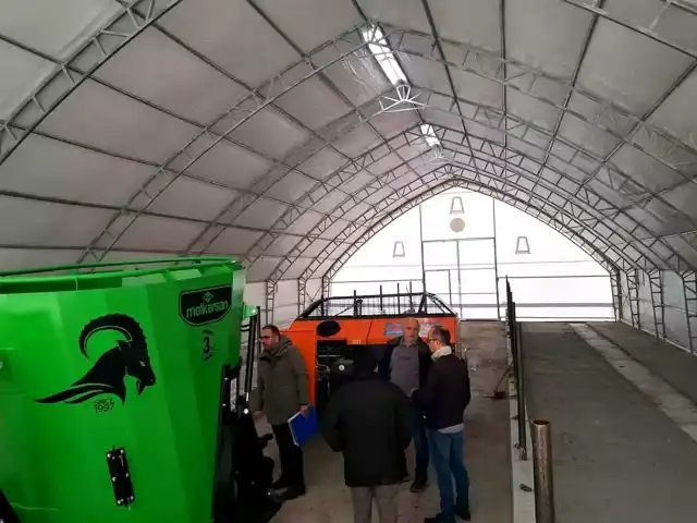 Köylüye 512 Bin TL'lik Hayvan Çadırı Desteği