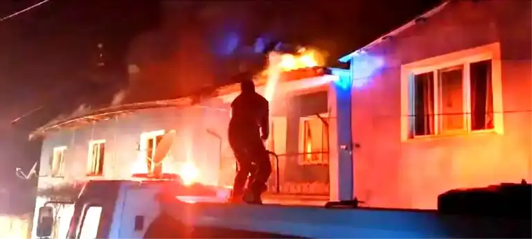 Kütahya Hisarcık'ta Ev Yanıp Kül Oldu