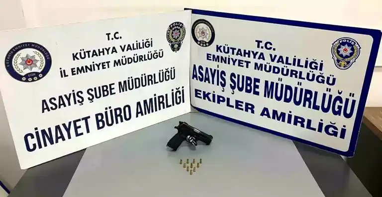 Kütahya'da Ruhsatsız Tabanca Operasyonu: Şüpheli Yakalandı