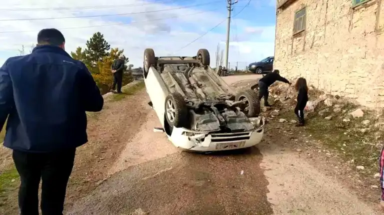 Kütahya'da Domaniç'te Trafik Kazası: 2 Yaralı