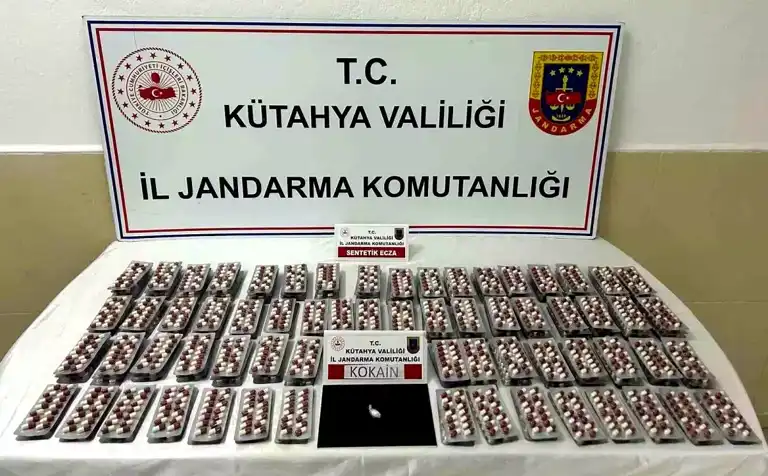 Kütahya'da Büyük Uyuşturucu Baskını: 2870 Hap Ele Geçti!