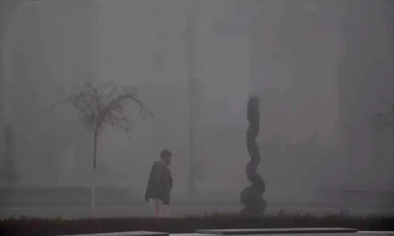 Kütahya'da Yoğun Sis Hayatın Akışını Etkiliyor