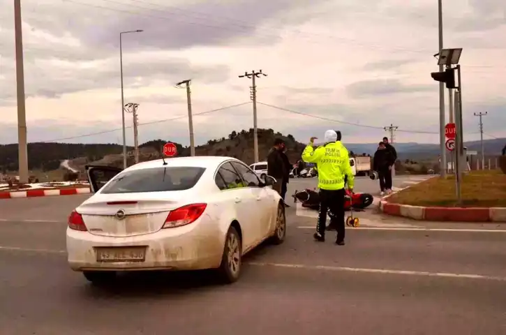 Tavşanlı'da Motosiklet-Otomobil Kazası: 1 Yaralı