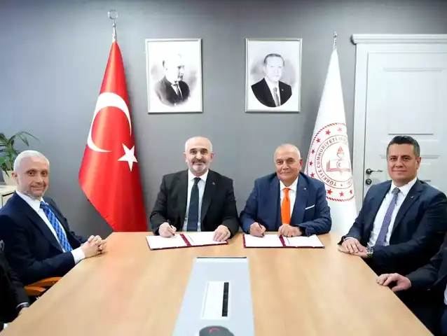 Türkiye'nin İlk Sektöre Entegre Otomotiv Lisesi Simav'da!